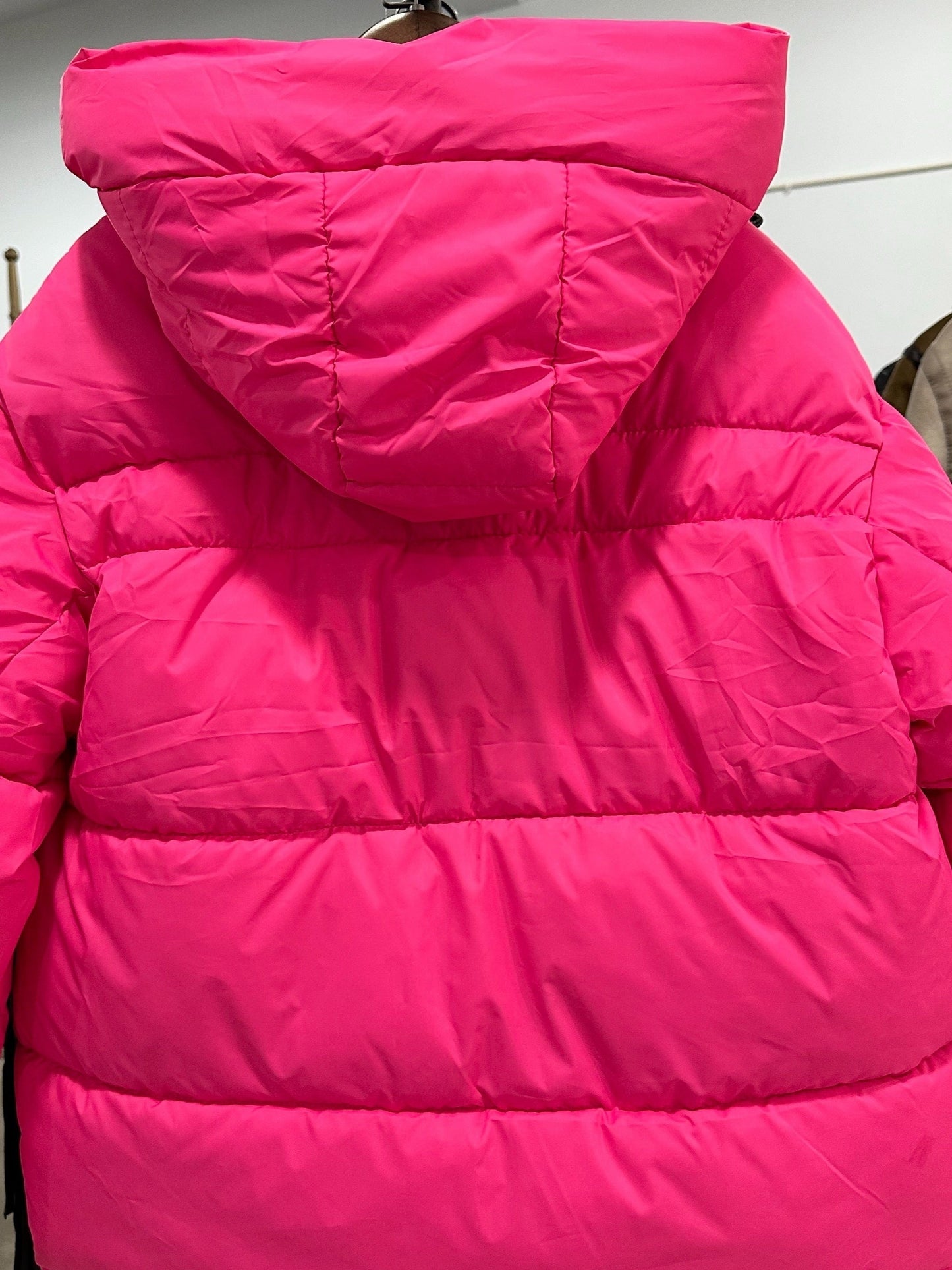 Lucinda – Refined Women’s Cropped Warm Puffer