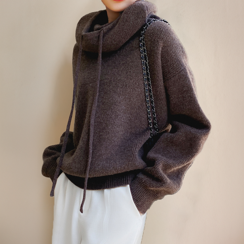 Kaitlyn – Women’s Hoodie with Timeless Style