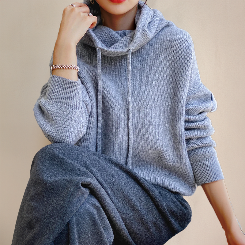 Kaitlyn – Women’s Hoodie with Timeless Style